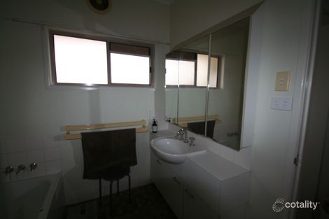 Property photo of 12 Lewis Place Emerald QLD 4720
