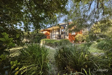 Property photo of 4 Brooke Place Wanniassa ACT 2903