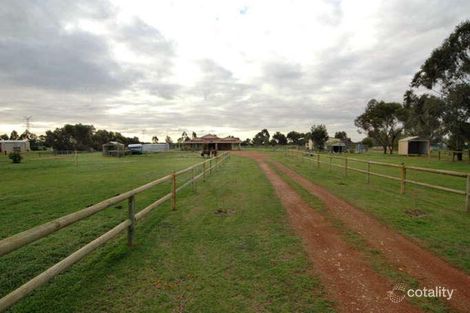 Property photo of 42 Country Drive Oakford WA 6121