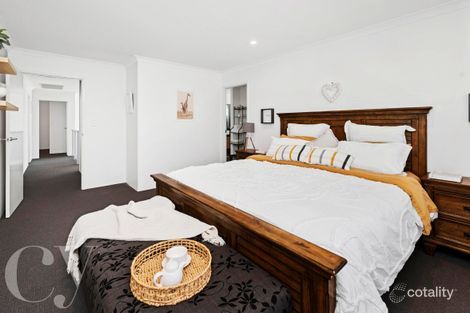 Property photo of 32 Wintergreen Crescent Treeby WA 6164