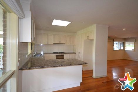 Property photo of 7 Landstrom Quadrant Kilsyth VIC 3137
