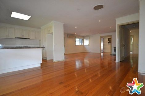 Property photo of 7 Landstrom Quadrant Kilsyth VIC 3137
