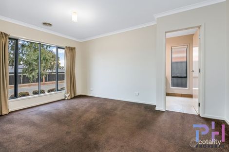 Property photo of 8 Wallaroo Avenue Strathfieldsaye VIC 3551