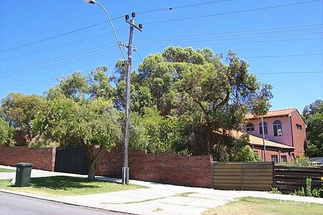 44 Karrinyup Rd, Trigg, WA 6029