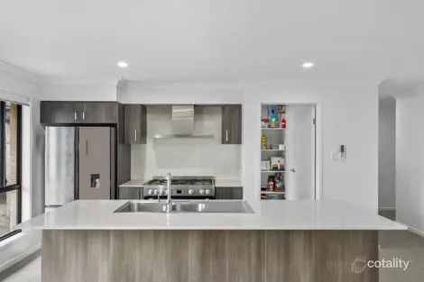 Property photo of 37 Beaufortia Street Deebing Heights QLD 4306