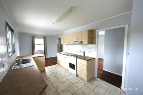 Property photo of 11 Kiparra Street Mansfield QLD 4122