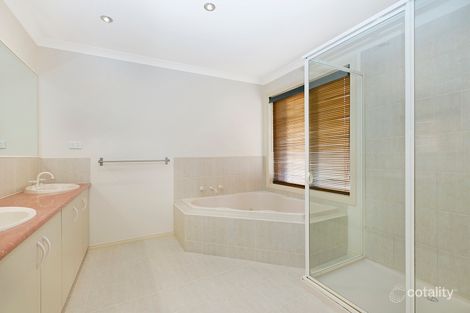 Property photo of 18 Allardice Parade Berwick VIC 3806