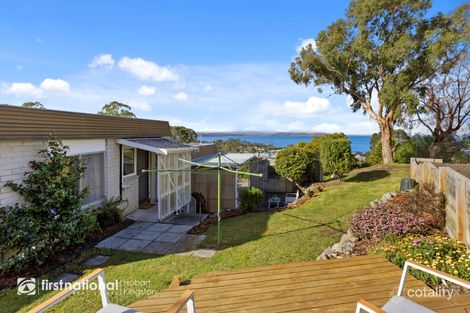 Property photo of 1/32 Pearl Place Blackmans Bay TAS 7052