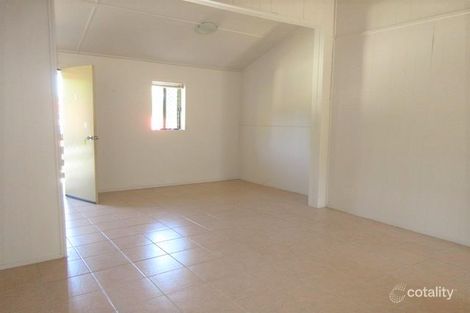 2/9 Clayton St, Labrador, QLD 4215