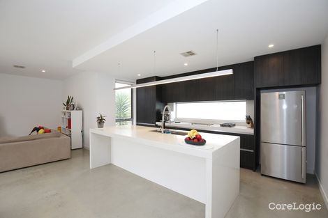 Property photo of 1/4 Kuebler Street Glen Waverley VIC 3150