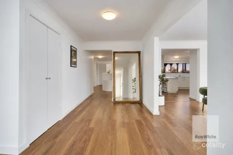 Property photo of 2 Westfield Boulevard Westmeadows VIC 3049