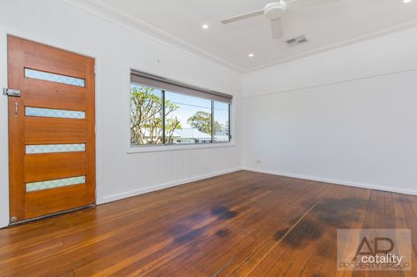 Property photo of 26 Devonshire Crescent Oak Flats NSW 2529