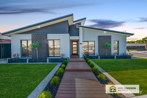 24 Seater Cl, Horsham, VIC 3400