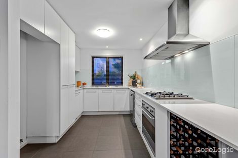 Property photo of 8 Reach Place Bulimba QLD 4171