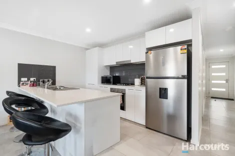 Property photo of 2/129 Awabakal Drive Fletcher NSW 2287