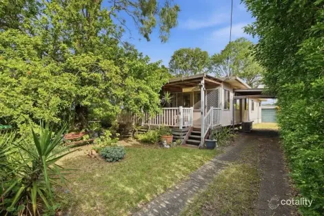 8 Lalroy St, Beachmere, QLD 4510