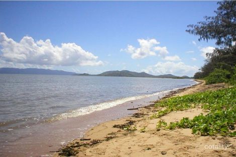 Property photo of 18 Kurrajong Court Bushland Beach QLD 4818