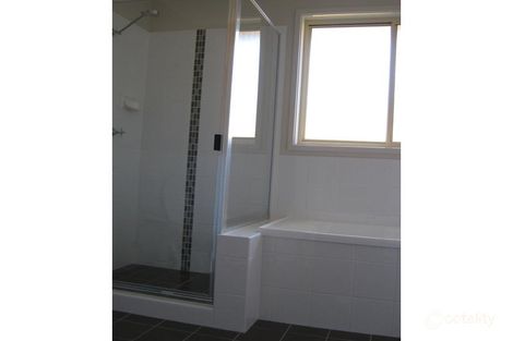 Property photo of 16 Bayridge Heights Drive Nikenbah QLD 4655
