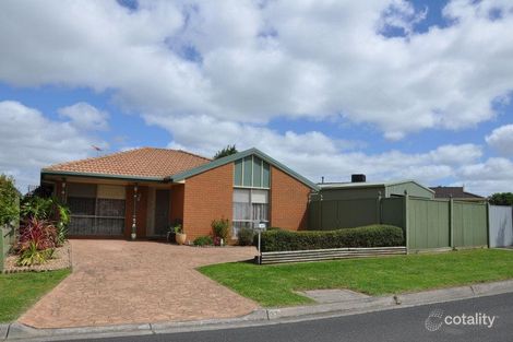 Property photo of 11 Pembroke Crescent Craigieburn VIC 3064