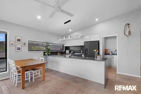 Property photo of 3 Regent Place Burnside QLD 4560