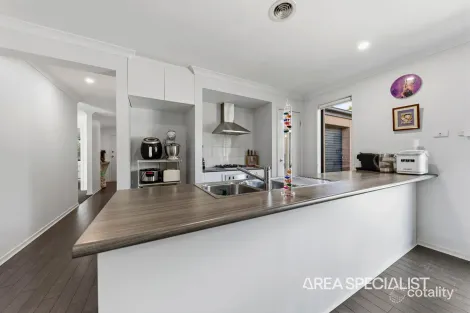 Property photo of 22 St Clair Avenue Cranbourne West VIC 3977