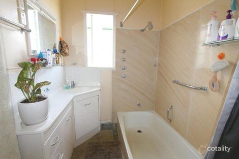 27 Tathra St, Stafford, QLD 4053