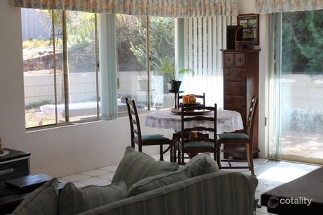 Property photo of 8 Sage Court Halls Head WA 6210