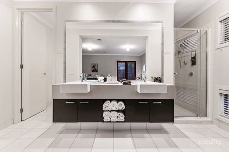 Property photo of 18 Addicott Way Taylors Hill VIC 3037