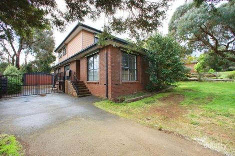 27 Churchill Dr, Mooroolbark, VIC 3138