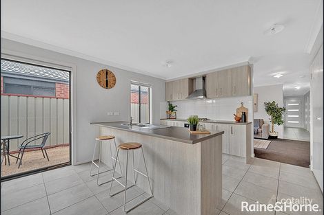 16 Cotton Field Way, Brookfield, VIC 3338