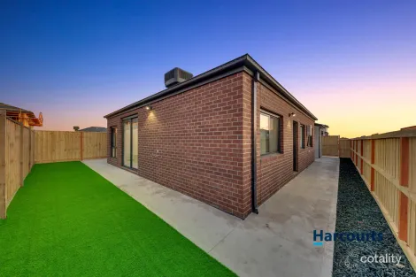 Property photo of 28 Alister Grove Tarneit VIC 3029