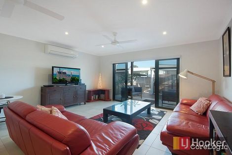 Property photo of 60 Blue Mountains Crescent Fitzgibbon QLD 4018