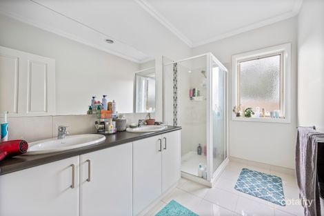 Property photo of 34 Monastery Drive Wendouree VIC 3355