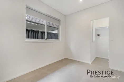 Property photo of 1B Booralla Road Edensor Park NSW 2176