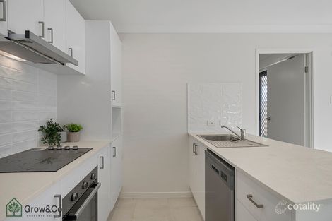 Property photo of 6 Eileen Court Logan Reserve QLD 4133