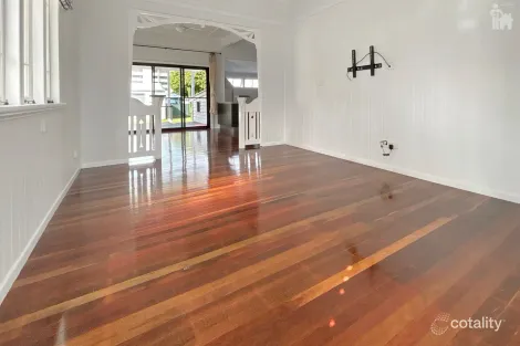 Property photo of 24 King Street Urangan QLD 4655