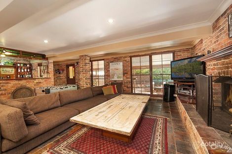 Property photo of 10 Greenvale Place Castle Hill NSW 2154
