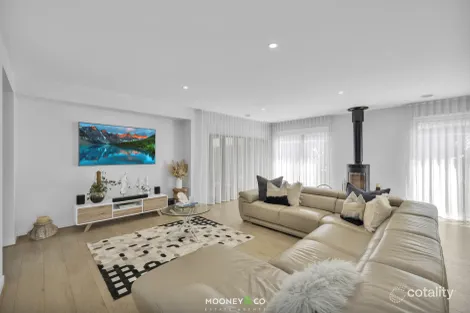 Property photo of 5 Ringtail Close Botanic Ridge VIC 3977