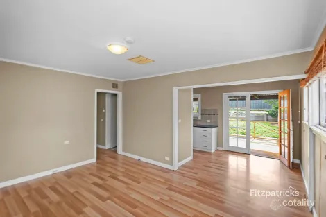 Property photo of 17 Gilmore Avenue Mount Austin NSW 2650