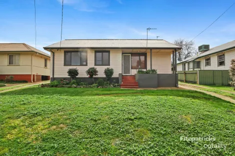 Property photo of 17 Gilmore Avenue Mount Austin NSW 2650