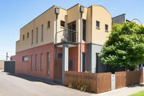 Property photo of 133 John Liston Drive Newport VIC 3015