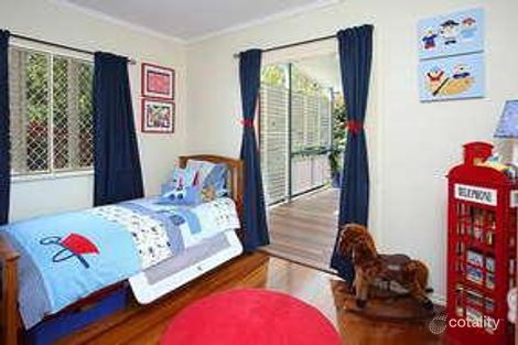 Property photo of 26 Fenton Street Fairfield QLD 4103