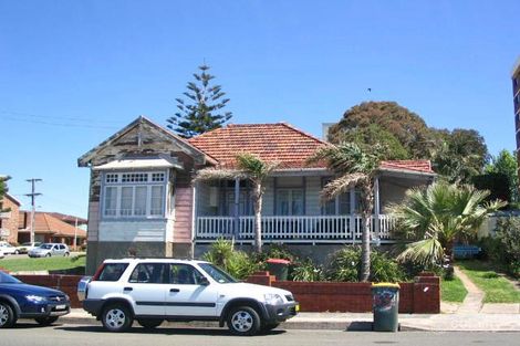 64 Cliff Rd, Wollongong, NSW 2500