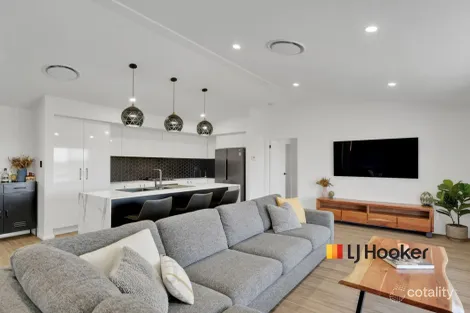 Property photo of 7 Waterford Circuit Narromine NSW 2821