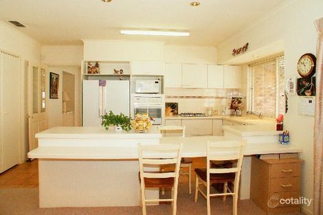 Property photo of 16 Echunga Close Forest Hill VIC 3131