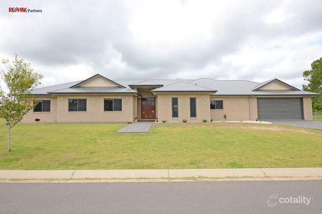 8 Pinnacle Ct, Craignish, QLD 4655