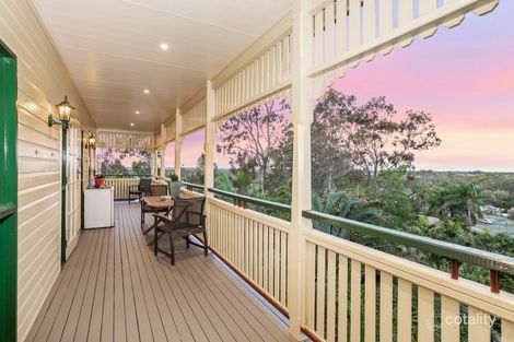 Property photo of 28 Tamworth Drive Helensvale QLD 4212