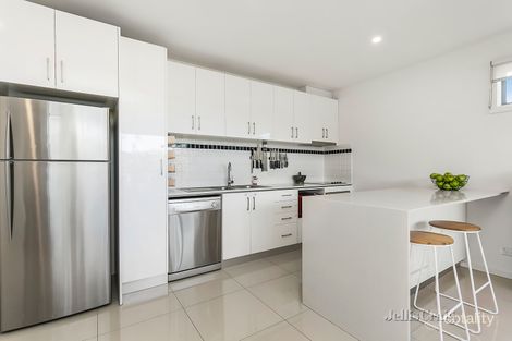 2/39-41 Flemington St, Travancore, VIC 3032