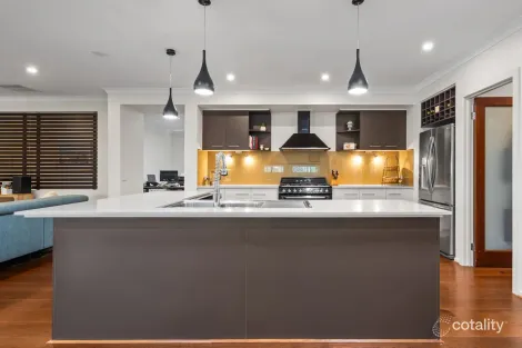 Property photo of 14 Geranium Court Berwick VIC 3806