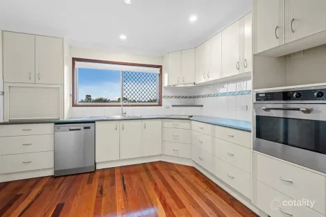 Property photo of 2 Glamis Court Carindale QLD 4152